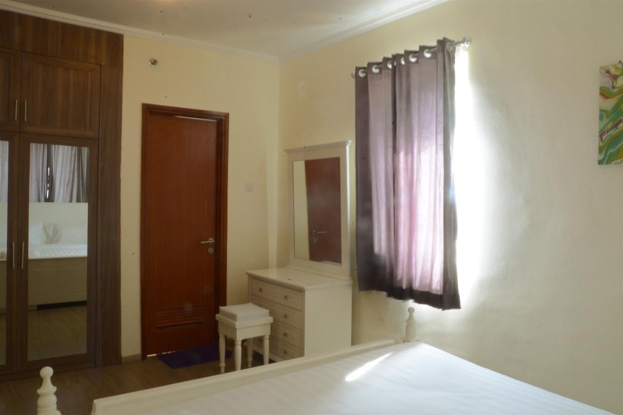 3Br Grand Palace With Private Bathtub By Travelio ジャカルタ エクステリア 写真